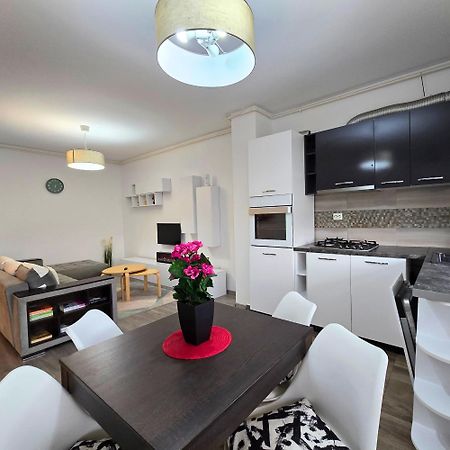 Apartment "Solar 48", Private Parking, One Bedroom Bucureşti Eksteriør bilde